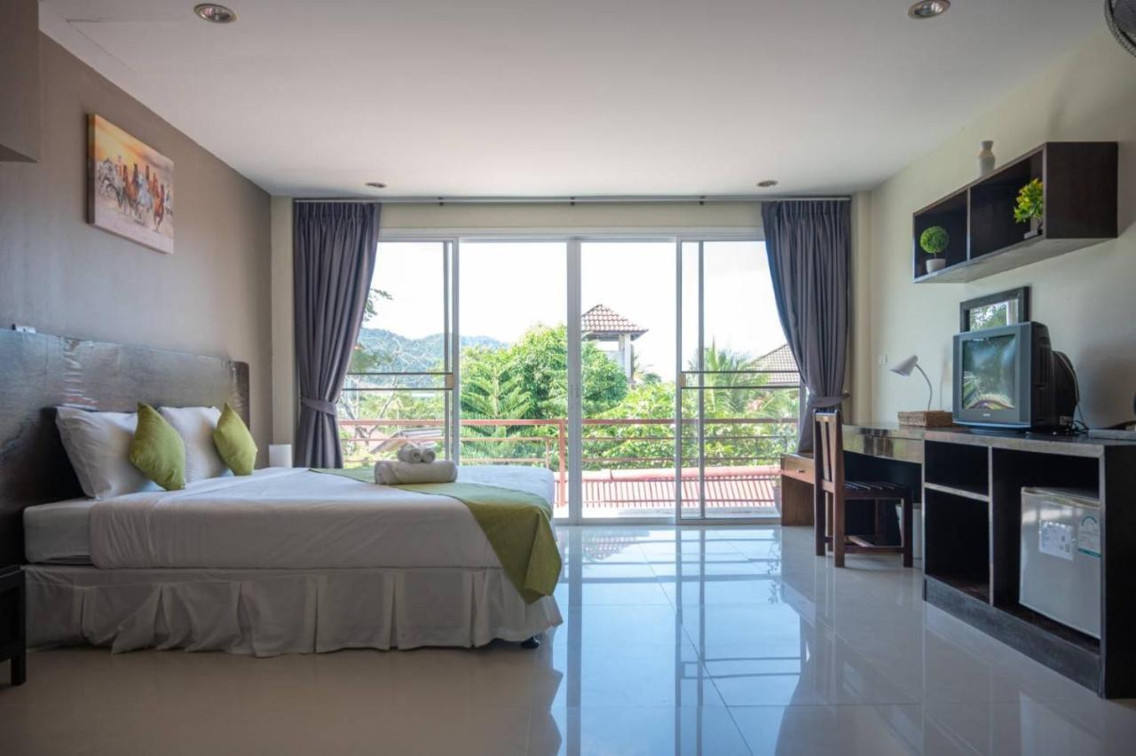 Baan Oui Guest House - Nai Harn Phuket Exterior photo