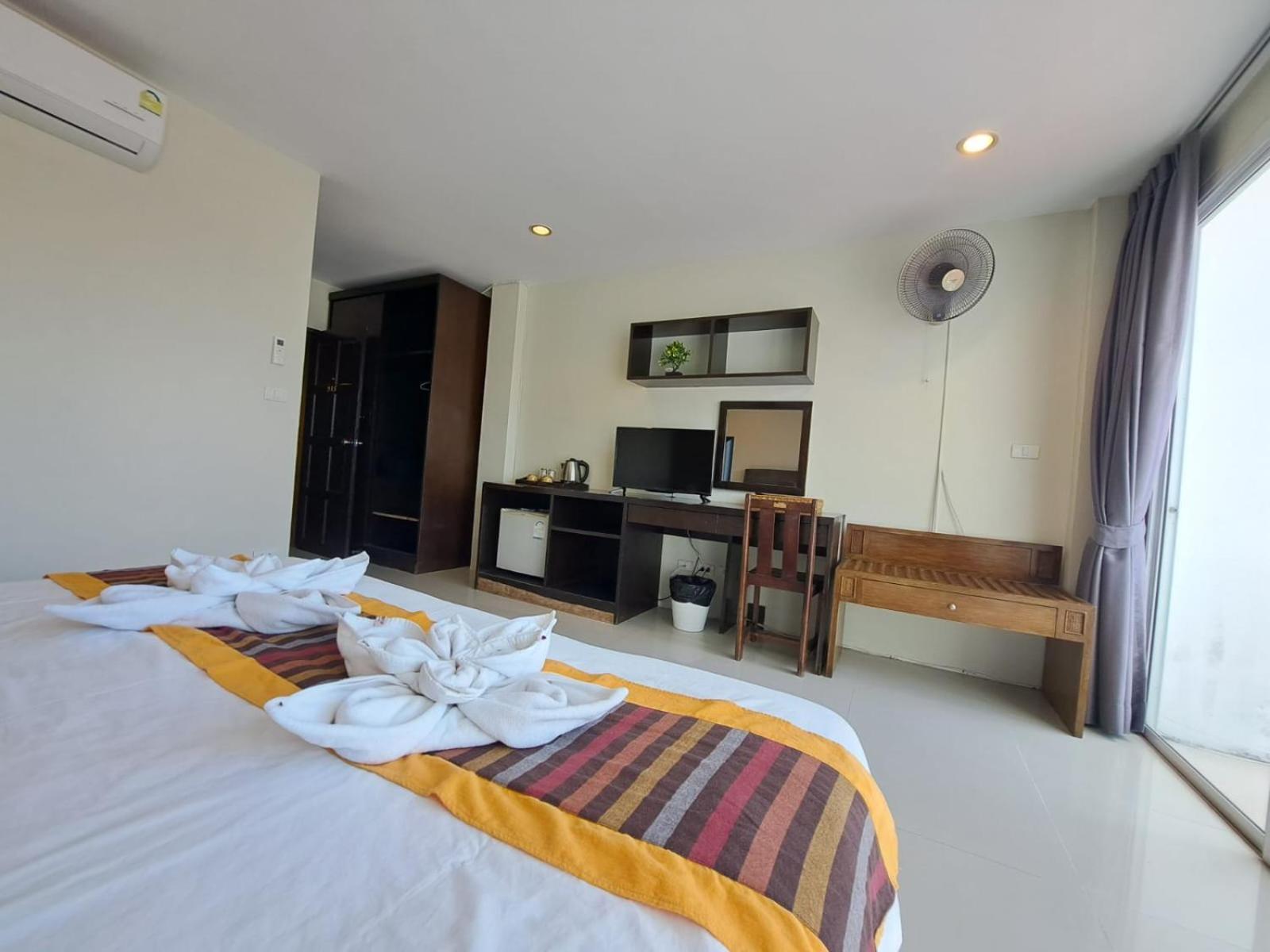 Baan Oui Guest House - Nai Harn Phuket Exterior photo